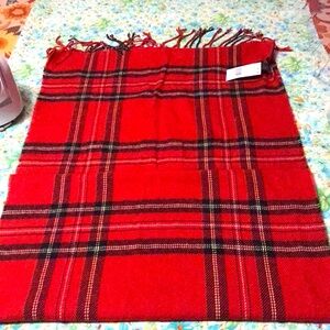 Ex large red plaid Steve Madden scarf (nwt)